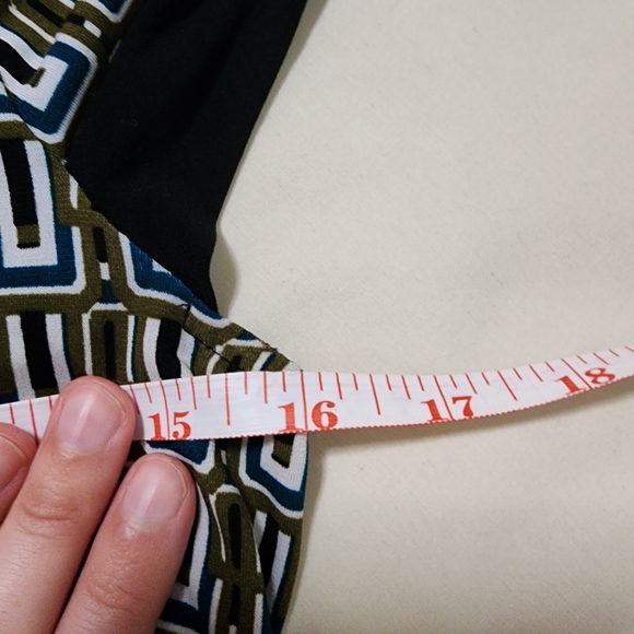 Retro 60s, 70s inspired mini dress, size extra small, le Chateau - Picture 3 of 6